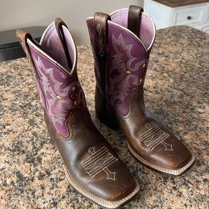 Ariat | Shoes | Girls Ariat Boots Size 